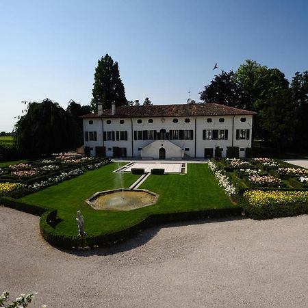 Borgo Dei Conti Della Torre Guest House Morsano al Tagliamento Bagian luar foto