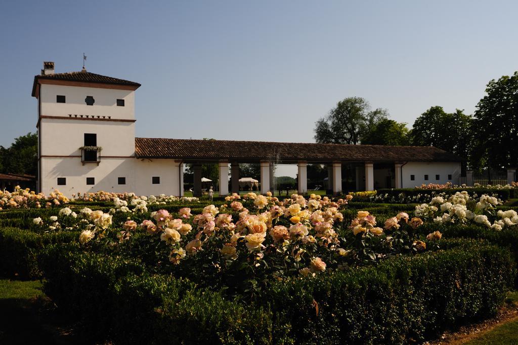 Borgo Dei Conti Della Torre Guest House Morsano al Tagliamento Bagian luar foto