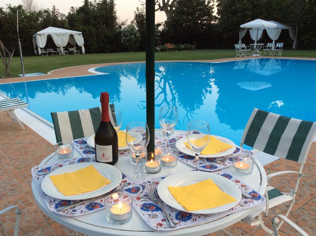 Borgo Dei Conti Della Torre Guest House Morsano al Tagliamento Bagian luar foto
